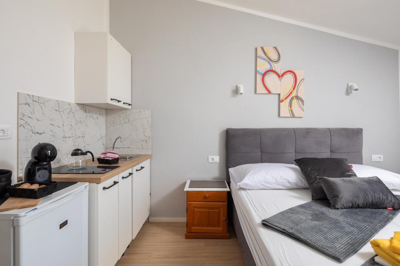 Beach Apartments Borovina Stanici Exterior photo