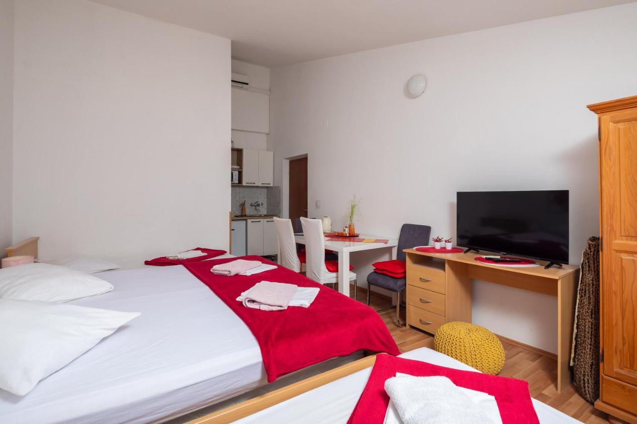Beach Apartments Borovina Stanici Exterior photo